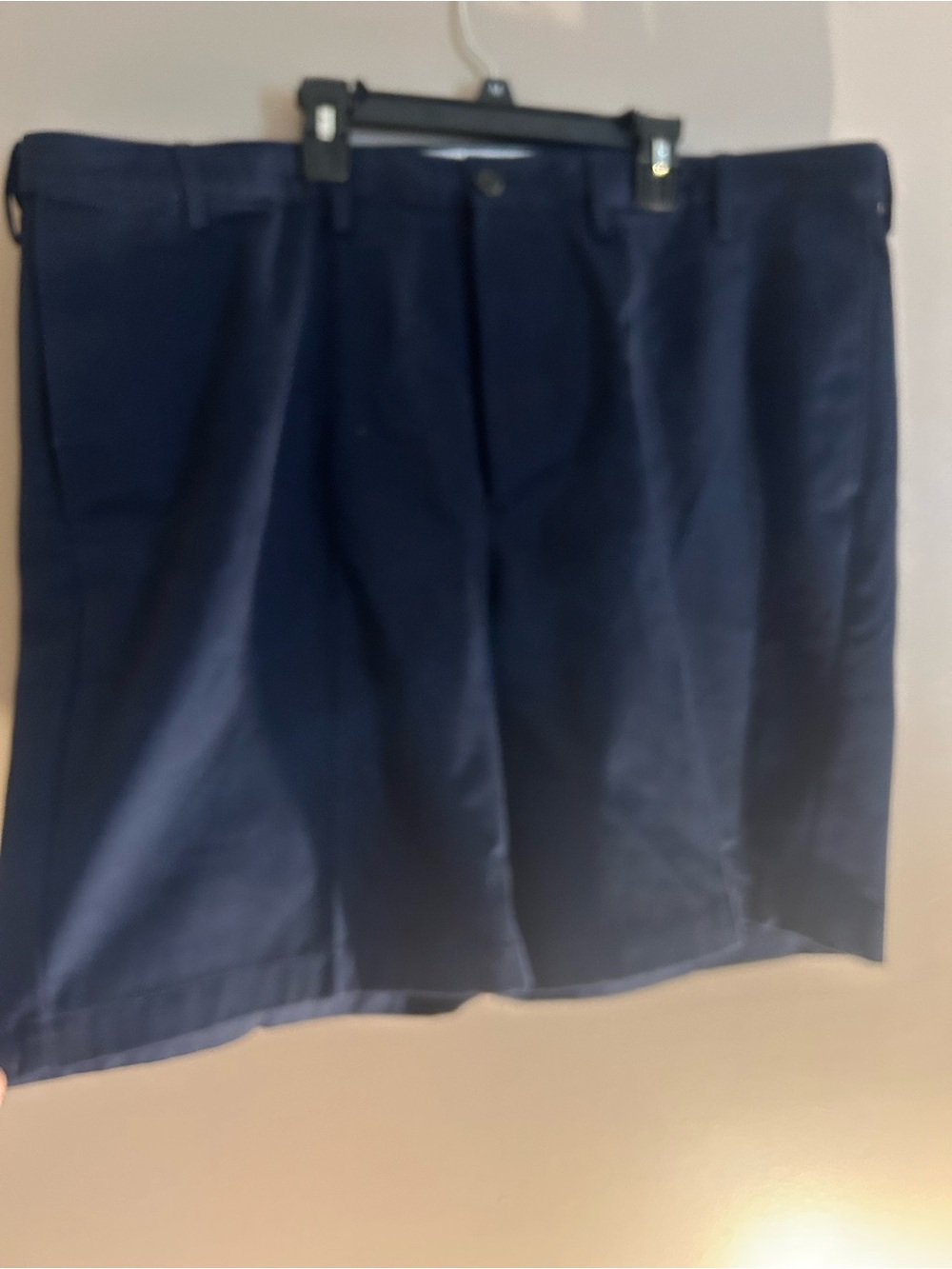 Lands’ End Classic Flat-Front Men's Navy Shorts 44
New